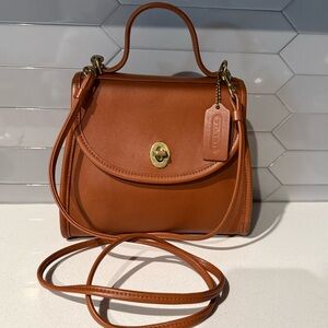 Vintage Coach Regina 9983